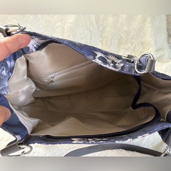 Gothic Skull Print Tote Bag - Black and Gray - Picture 3 of 6